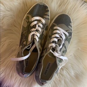 steve madden cami platform sneakers!